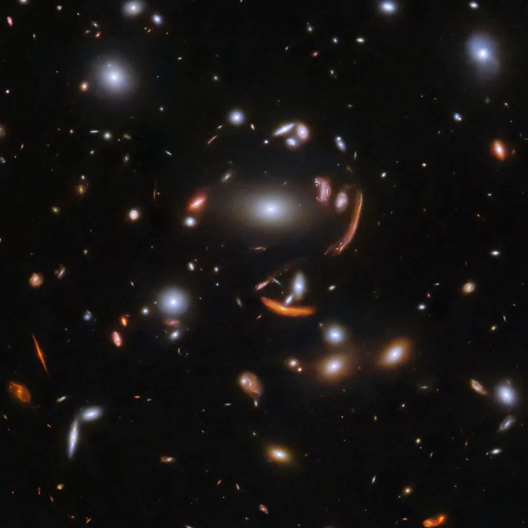 Гравитационное линзирование скопления SDSS J1226+2152

Космический телескоп Джеймс Уэбб в ходе своих
