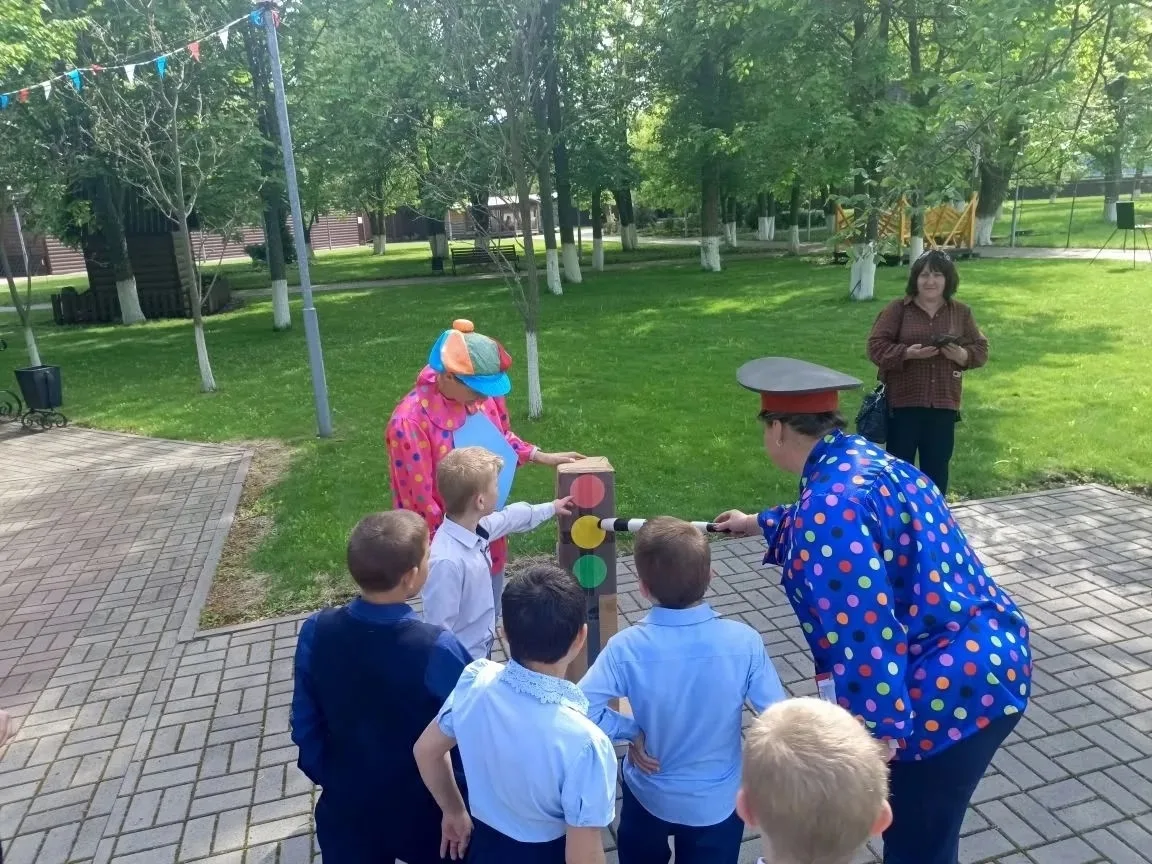 15 мая на территории городского парка культуры и отдыха прошла познавательно-развлекательная програм