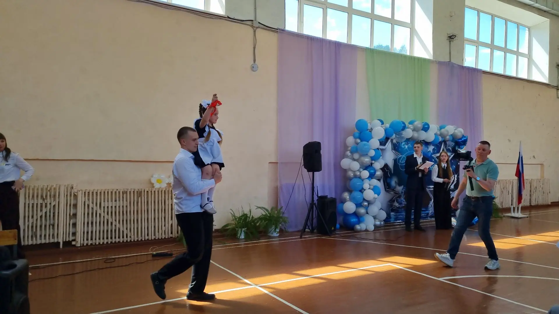 Вот и отзвенели последние звонки 🔔Закончилась веселая школьная пора 📚Впереди выпускни...