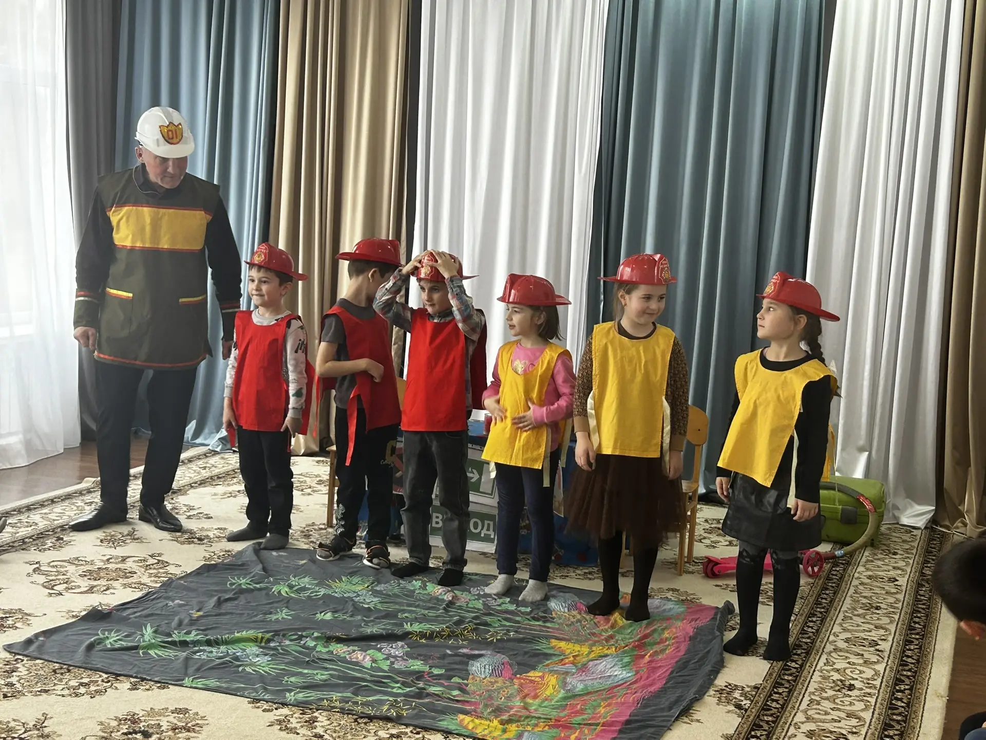 19 января у нас в гостях был цирк 🎪 «Антас».Огнюша и Пожарик говорили о правилах повед...
