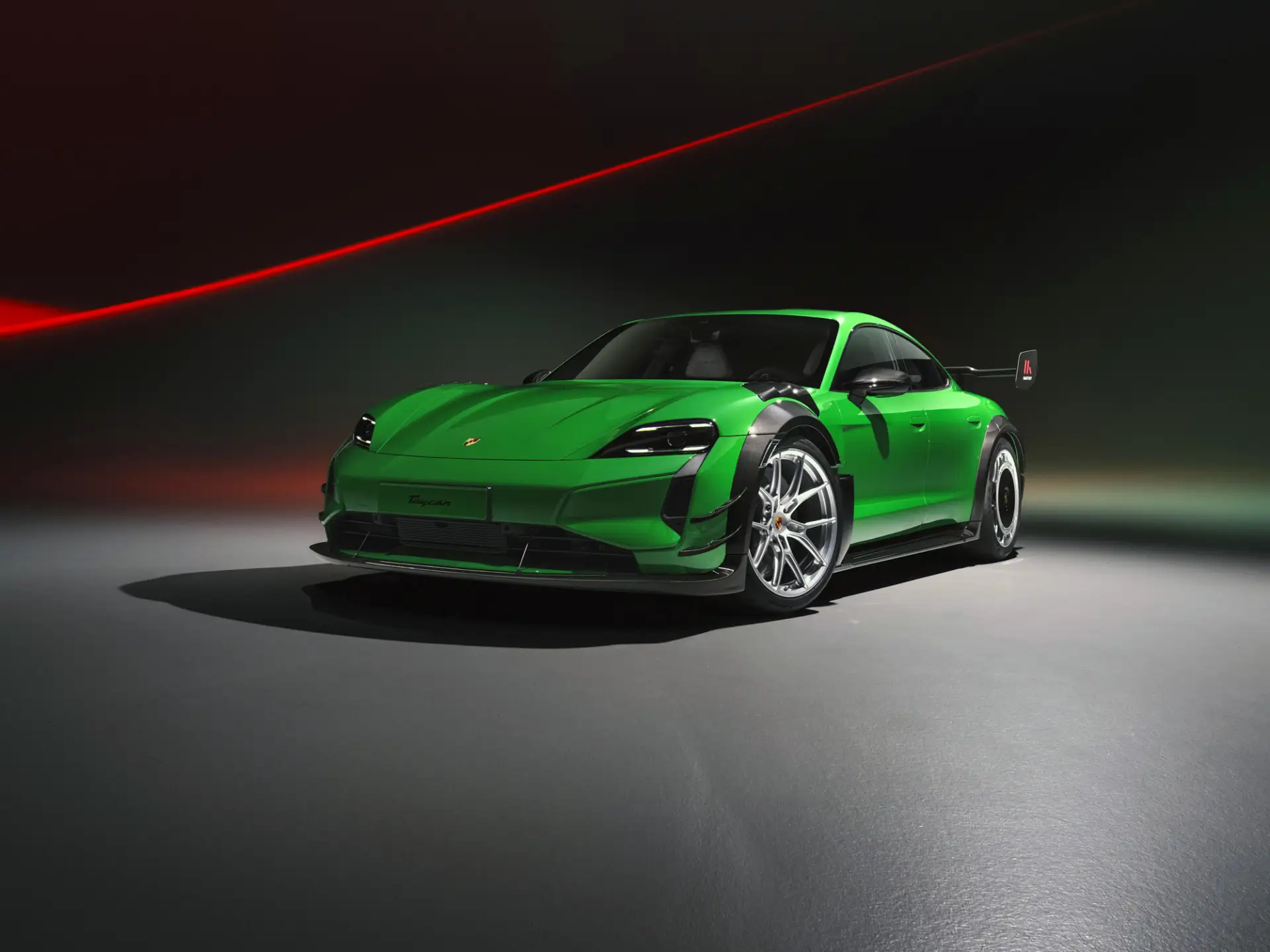 "Porsche" в сотрудничестве с "Manthey Racing" придумали как победить "Xiaomi SU7 Ultra".
"Придворное