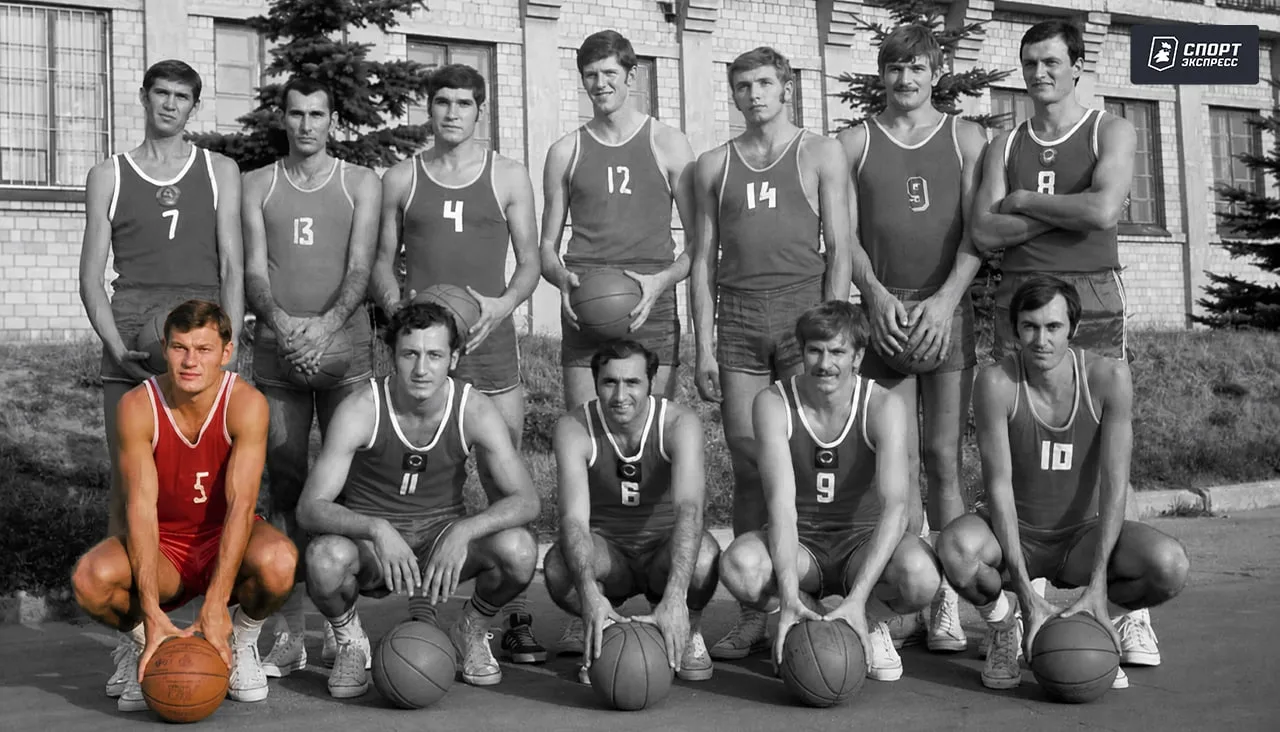 Из состава сборной СССР по баскетболу, победившей в финале Олимпиады-1972 в Мюнхене, в ...