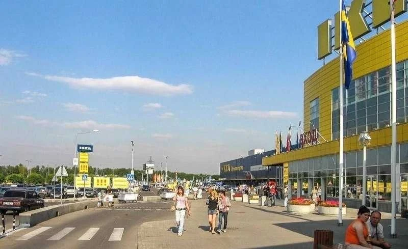 Пост для ностальгии. Если кто помнит, то в Химках раньше был вот такой известный маркет...