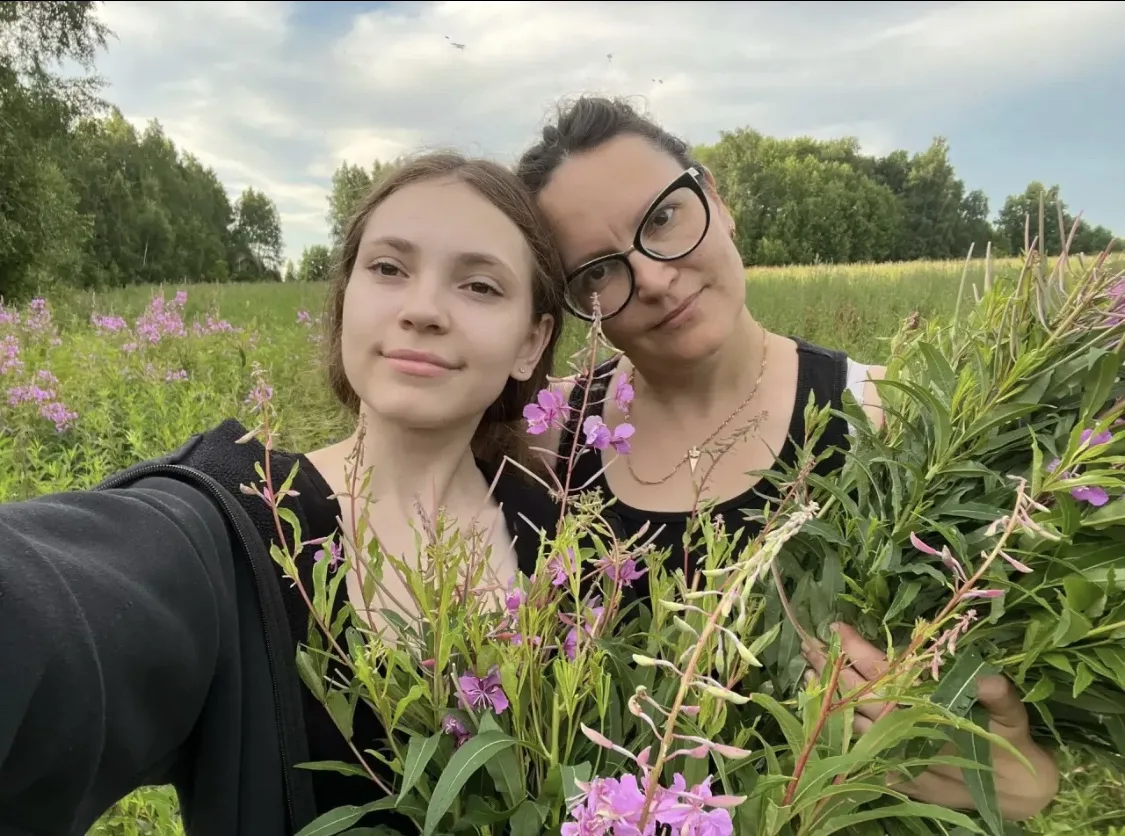 На  Ивана Купалу даже травы шепчутся с ветром 🌿✨

💫Пока одни ищут цветущий папоротник, Прокаева Со