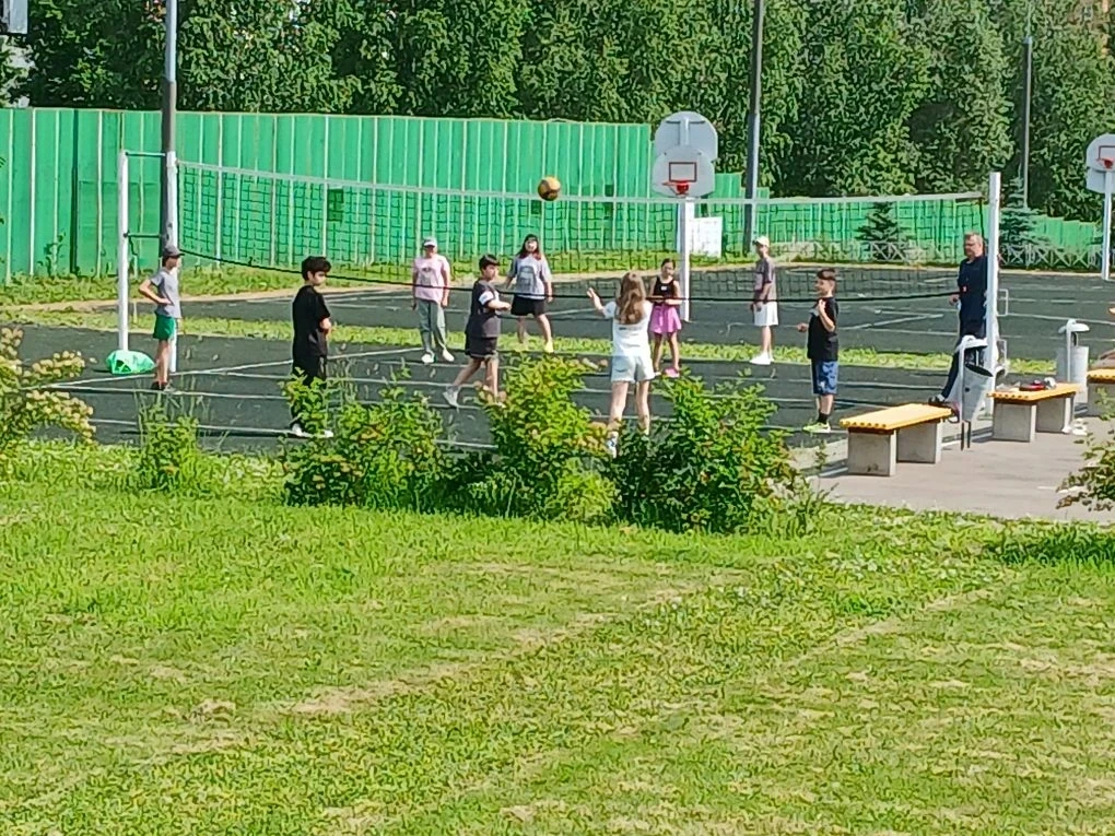 ДЕНЬ СПОРТА

В нашем пришкольном лагере «Флагман » 11 июня был посвящен здоровому образу жизни и спо