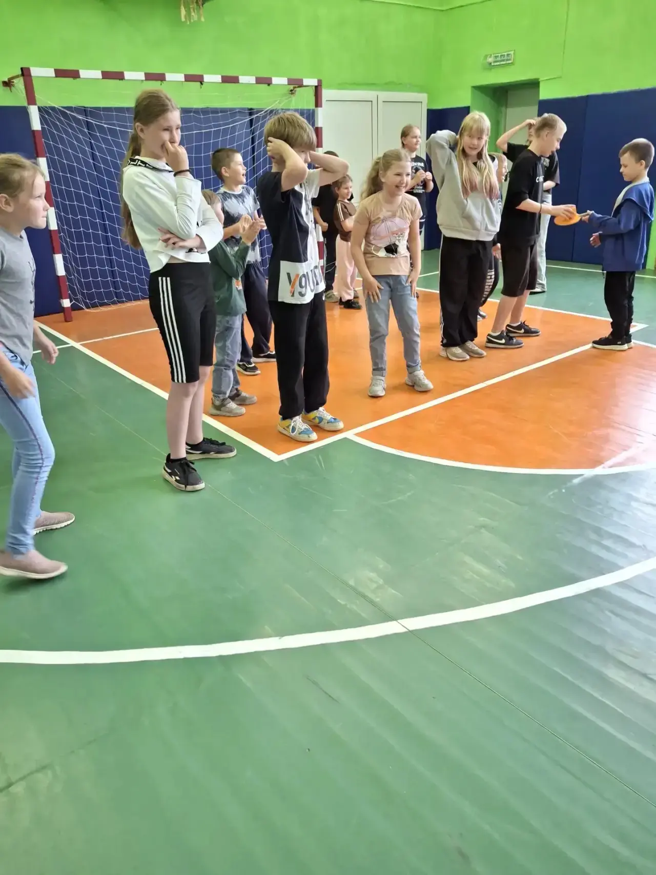 🌧 На улице дождик, а в спортзале весело и спортивно!

Погода не может испортить нам настроение! Пок