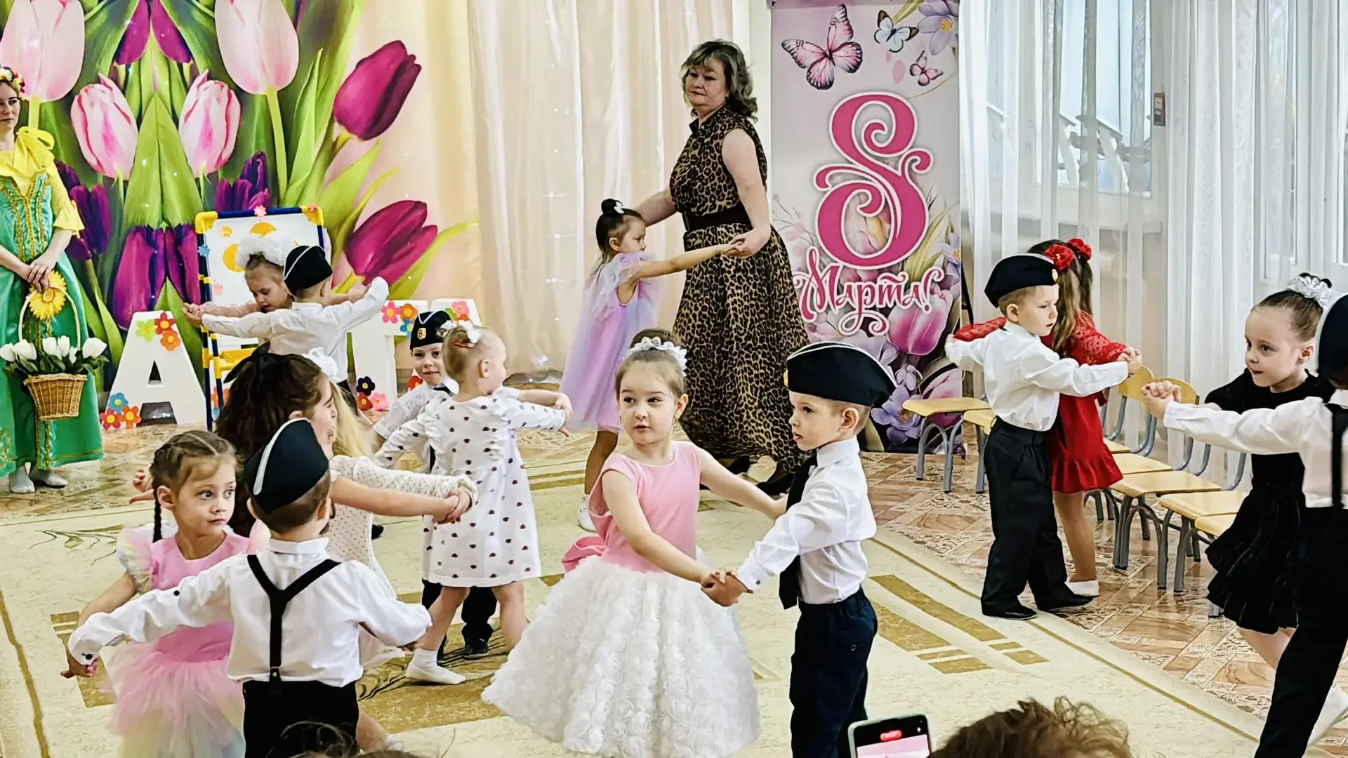 💐💐💐В нашем детском саду прошли утренники, посвященные Международному женскому дню. Р...