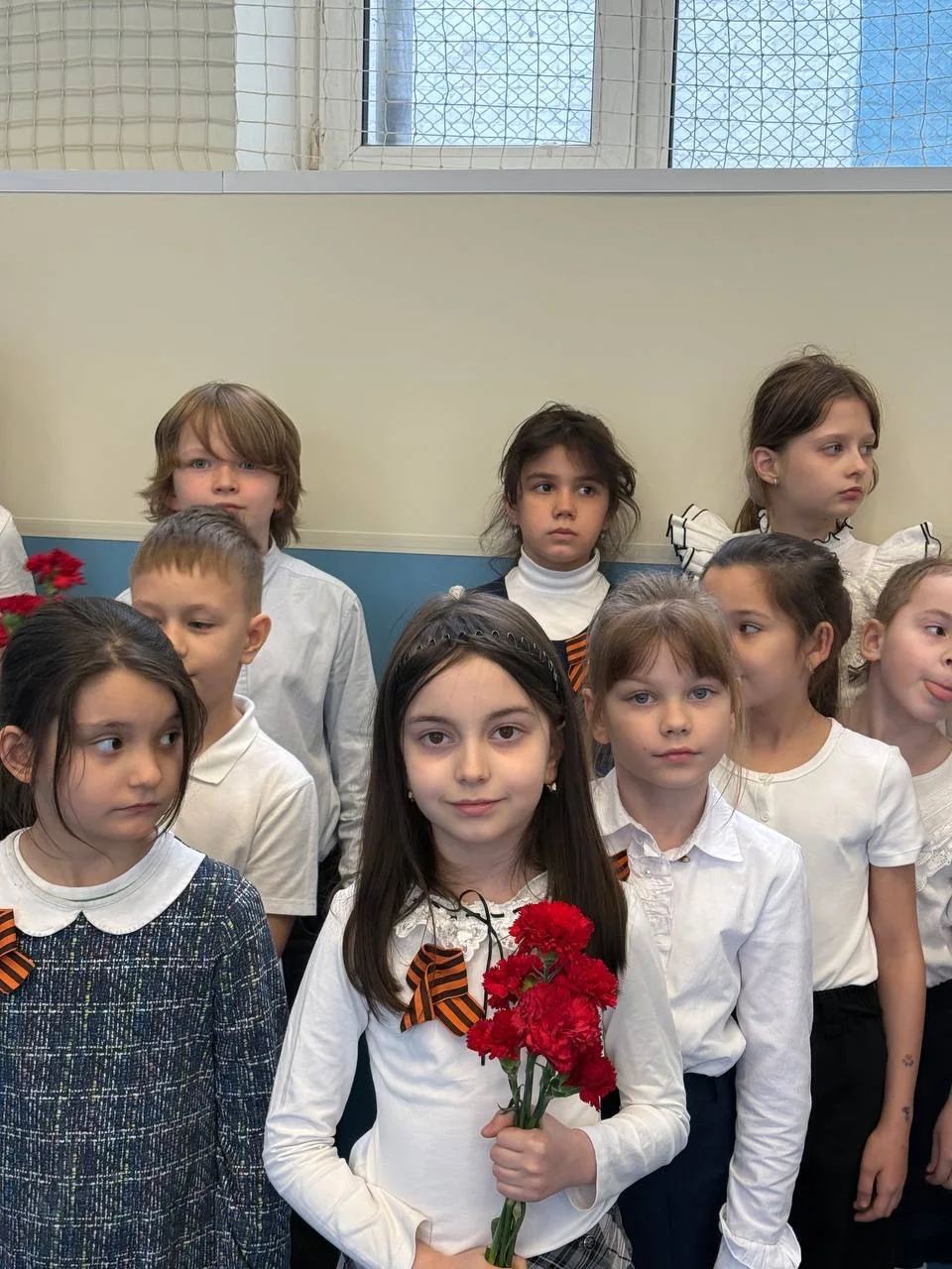 🌹ТОРЖЕСТВЕННАЯ ЛИНЕЙКА🌹  В прошлую пятницу в корпусе на Бахрушина прошла торжественная линейка, посв