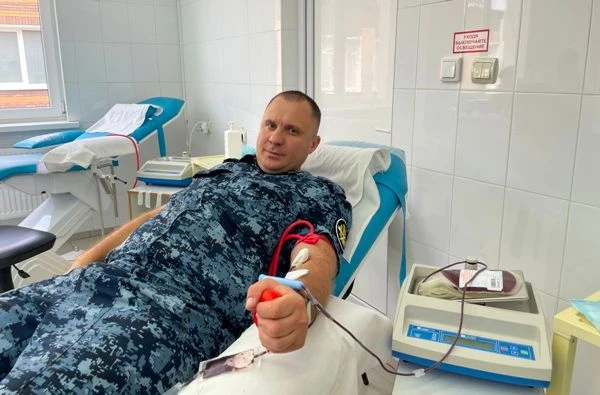 Сотрудник следственного изолятора № 2 принял участие в донорской акции🩸                            