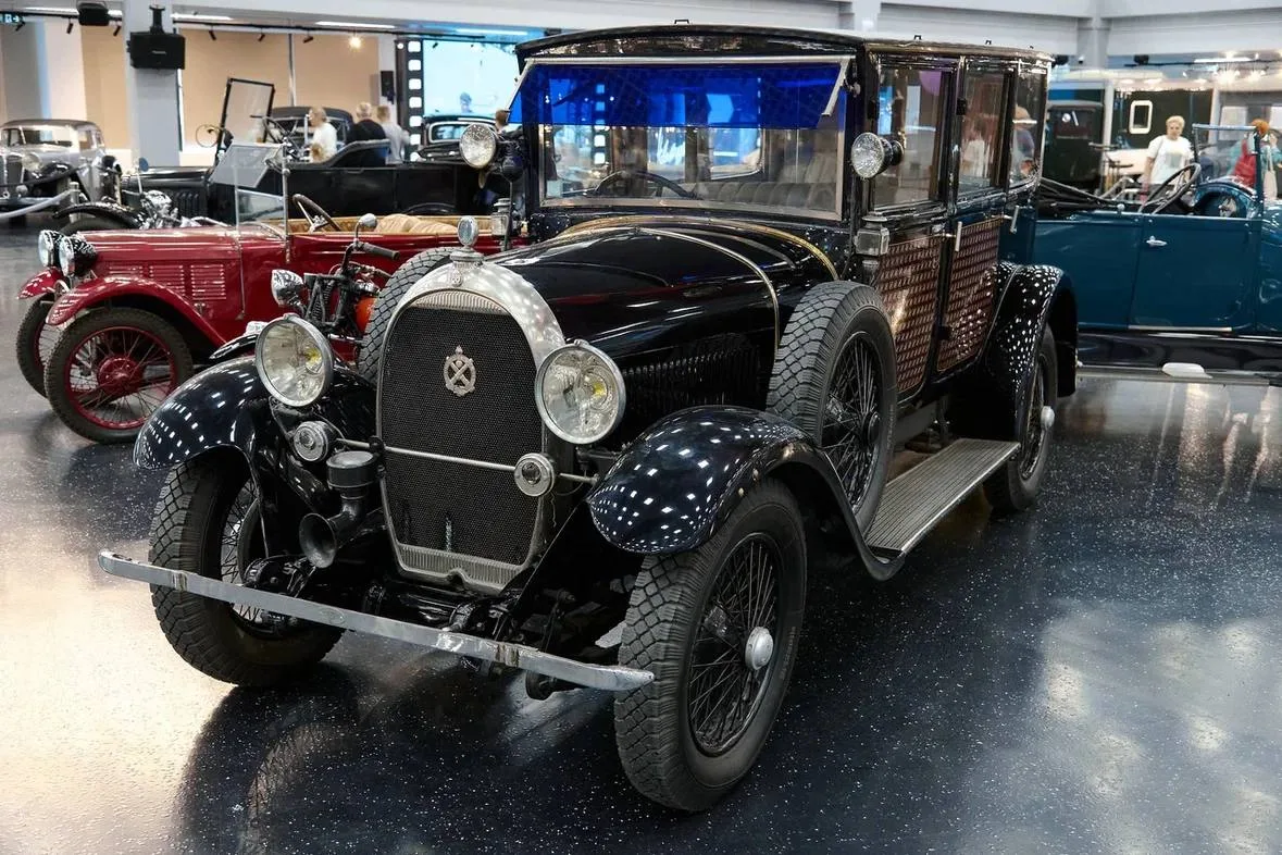🚘 Экспозиция «Авто»: машины разных эпох