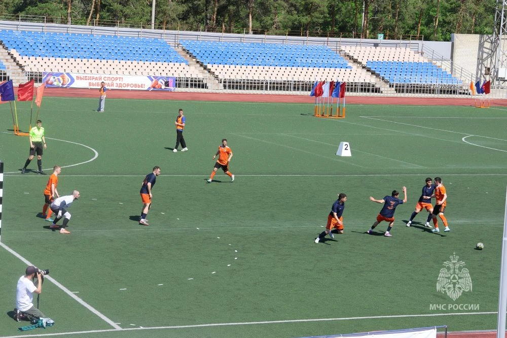 ⚽ Самарская область принимает Спартакиаду МЧС России по мини-футболу   В Сызрани прошло торжественно