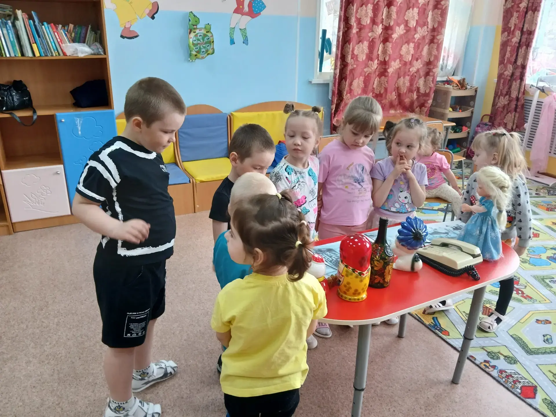 В вашем МБДОУ «Детский сад № 12» с. Тахта прошло занятие на тему «Знакомство с музеем»....