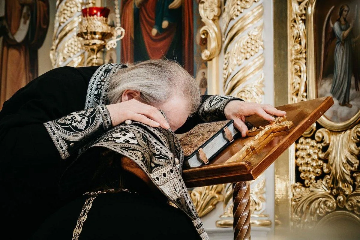 Покаяние и исповедь: в чём разница 🕊️