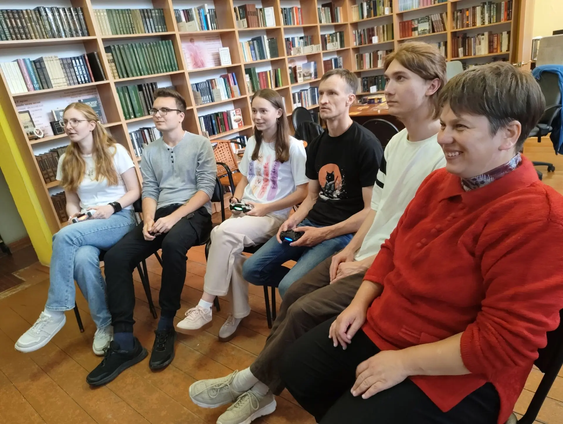 🗣👥 Соберите друзей и познакомьтесь с интерактивными фильмами, стратегиями, симулятора...