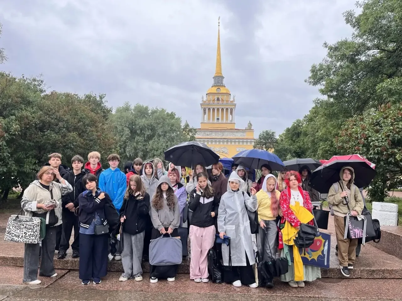 Группа учащихся художественно‑архитектурных классов посетила музейно-выставочный комплекс «Манеж», о