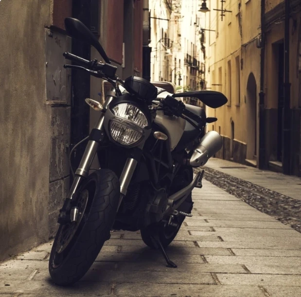 В Петербурге весной заметно вырос интерес к мототехнике 🏍

Спрос на электромотоциклы и мопеды увели