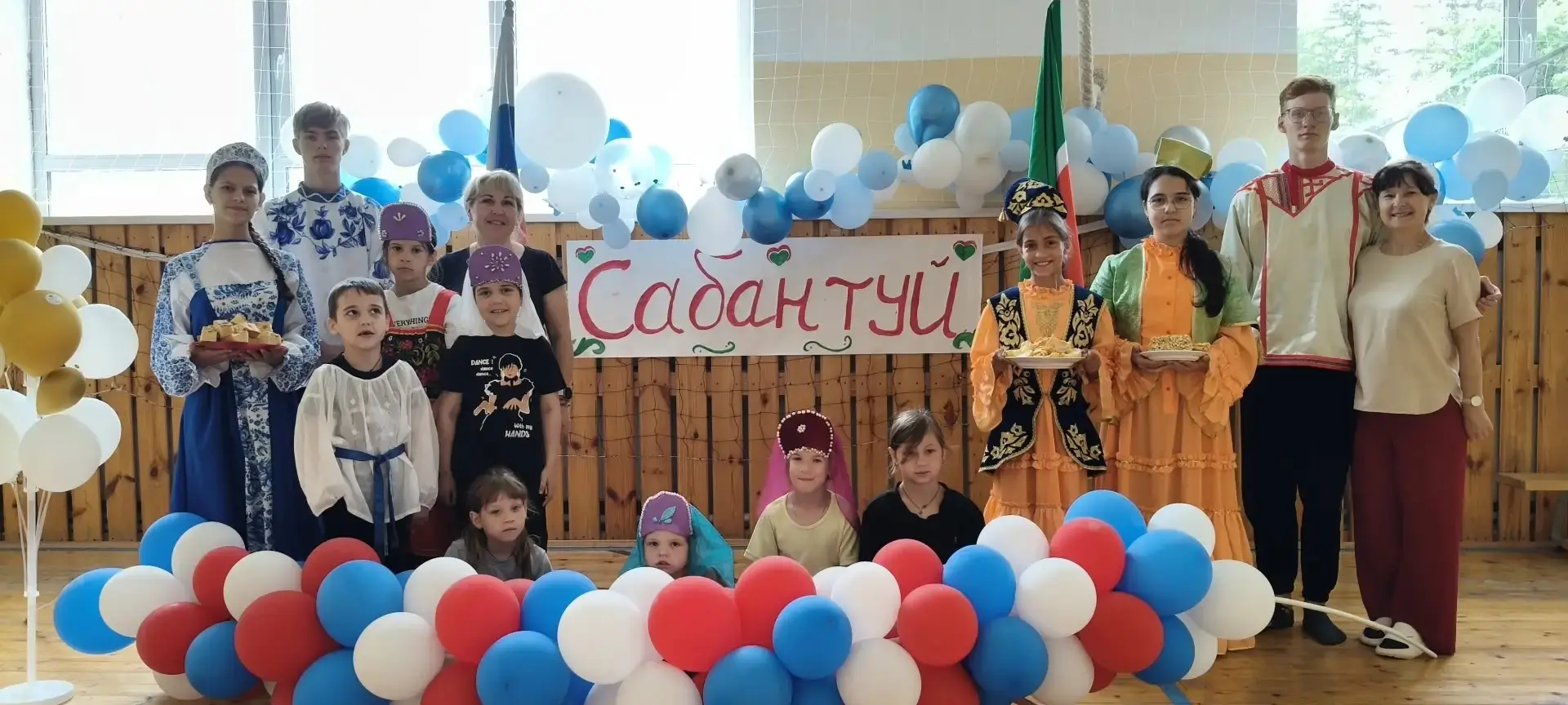 Для учащихся пришкольного лагеря прошел национальный татарский праздникк "Сабантуй".