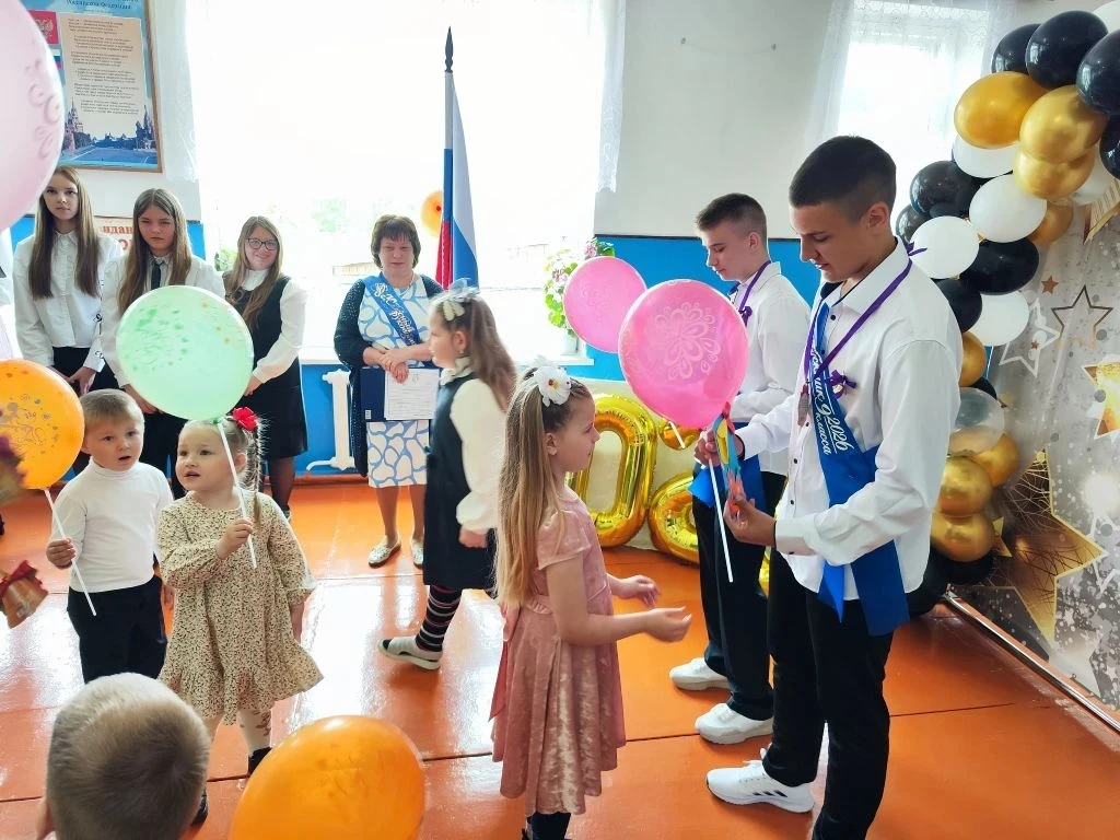🔔 26 мая 2026 года в Новоместском филиале МБОУ"Шеломовская СОШ" прошла торжественная линейка"Послед