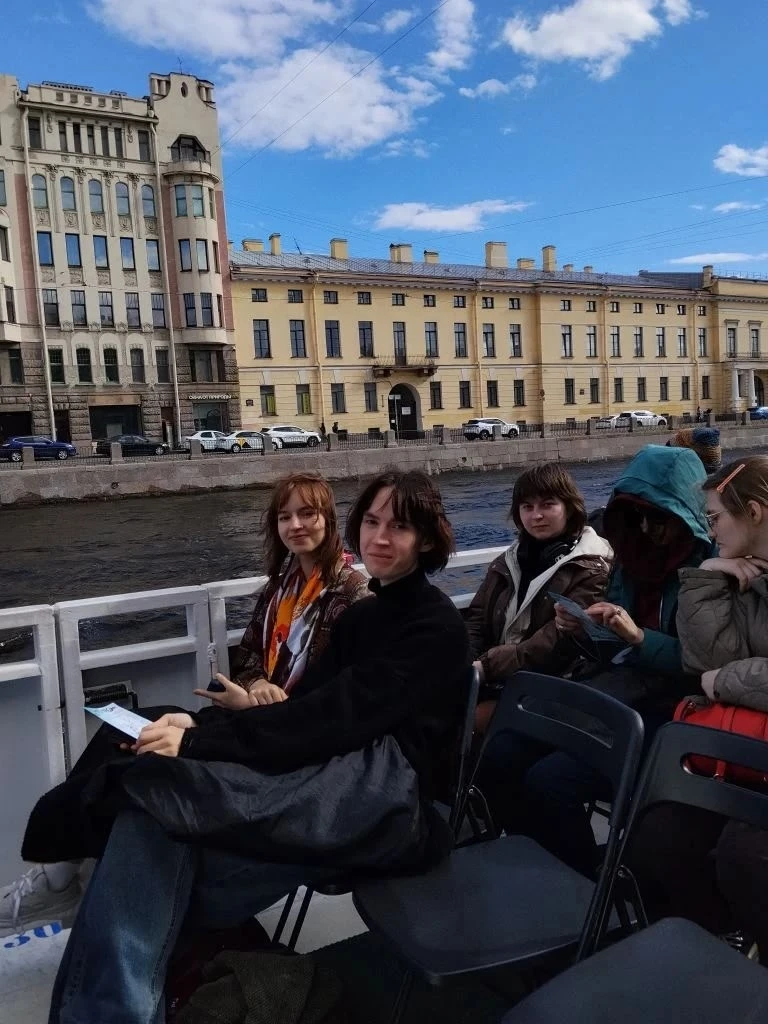 Санкт-Петербург встречает!  Студенты третьего курса Кузбасского художественного колледжа проходят му