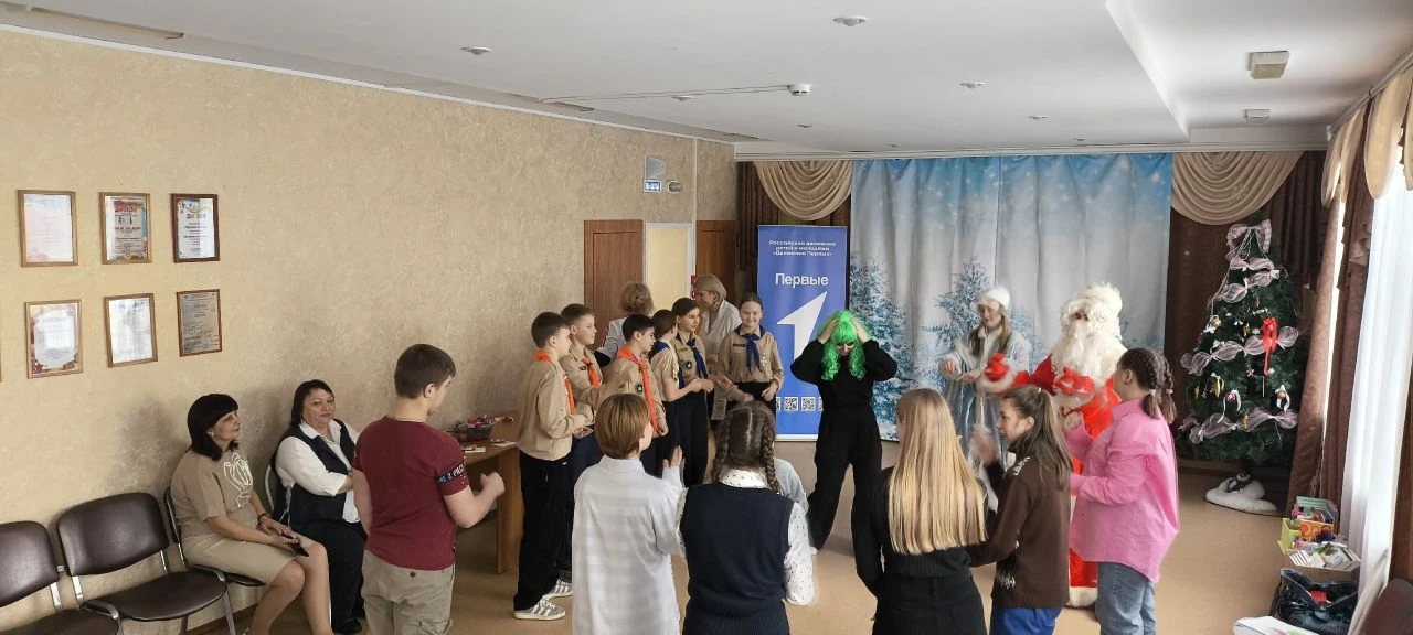 🎄Активисты первичного отделения МКОУ Бутурлиновская СОШ "Творцы перемен" и скауты отряда 69 свт. Мит