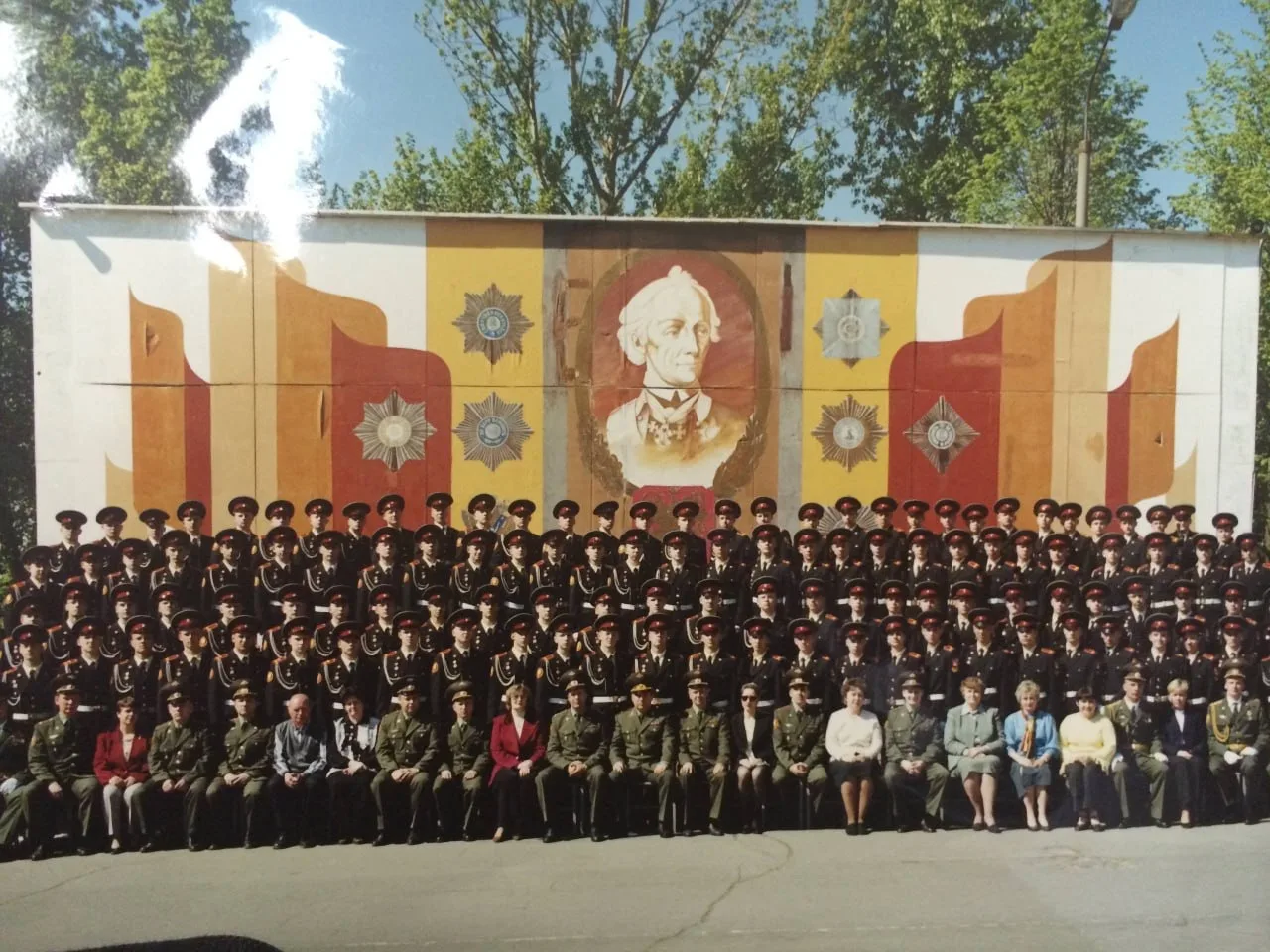 Ровно 25 лет назад, 9 мая 2001 года. Красная площадь. Третья шеренга, первый взвод Московского Сувор