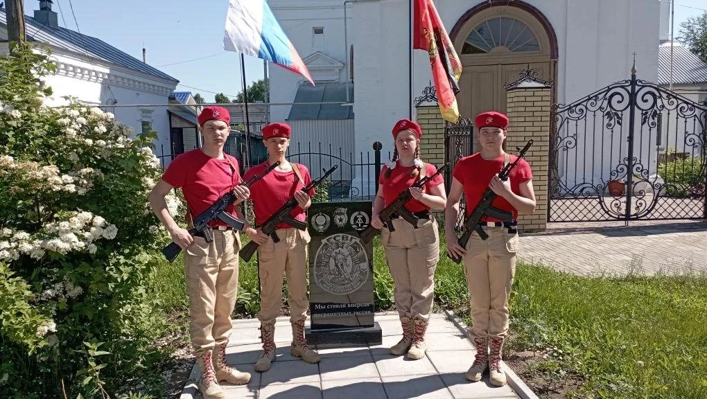 🇷🇺 9 июня юнармейцы Дома детского творчества г. Нолинска приняли участие в торжественном карауле, 