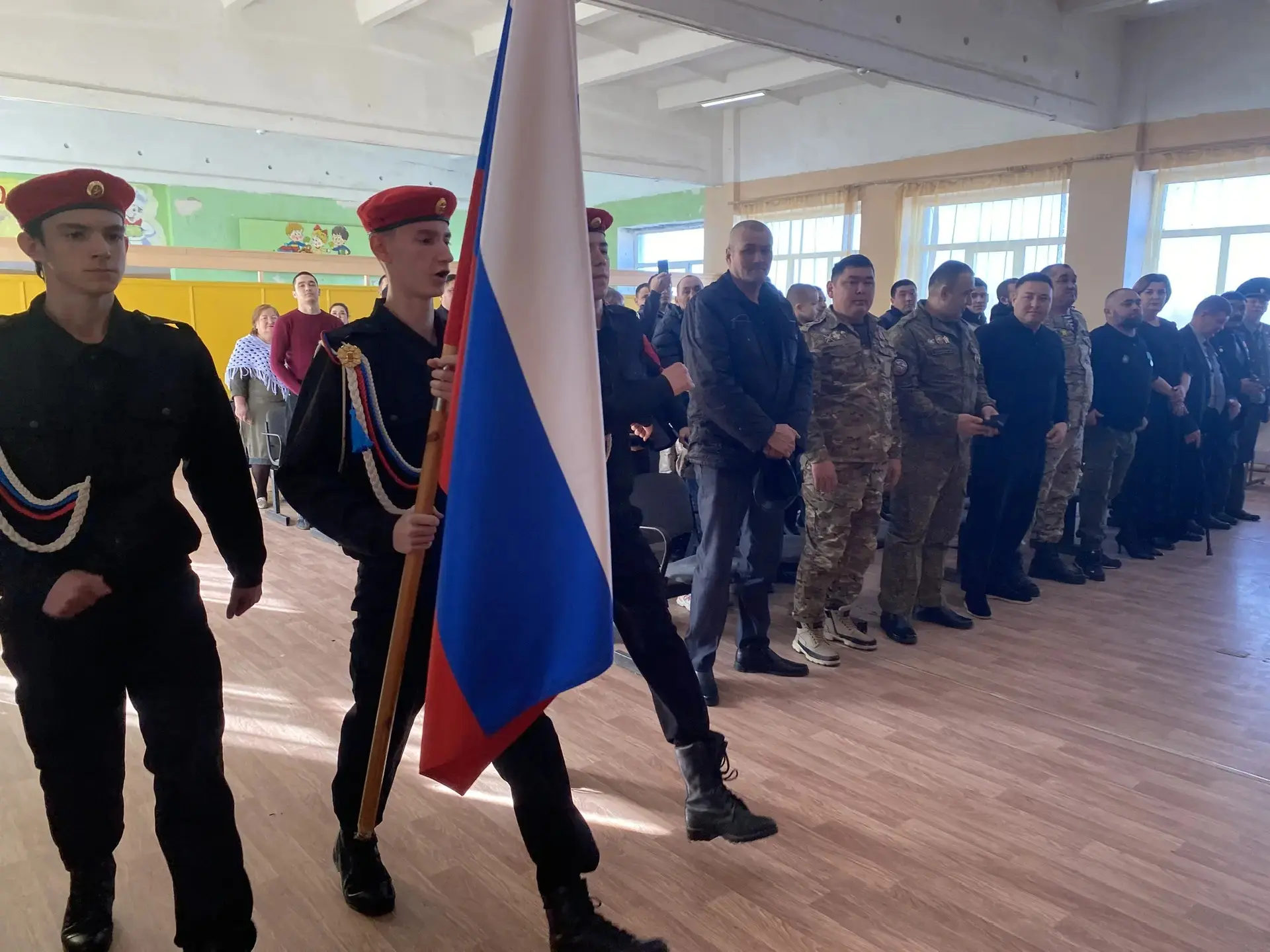 Чествуем защитников: праздничный концерт в нашей школе 🇷🇺🎖   В преддверии 23 февраля в стенах нашей 