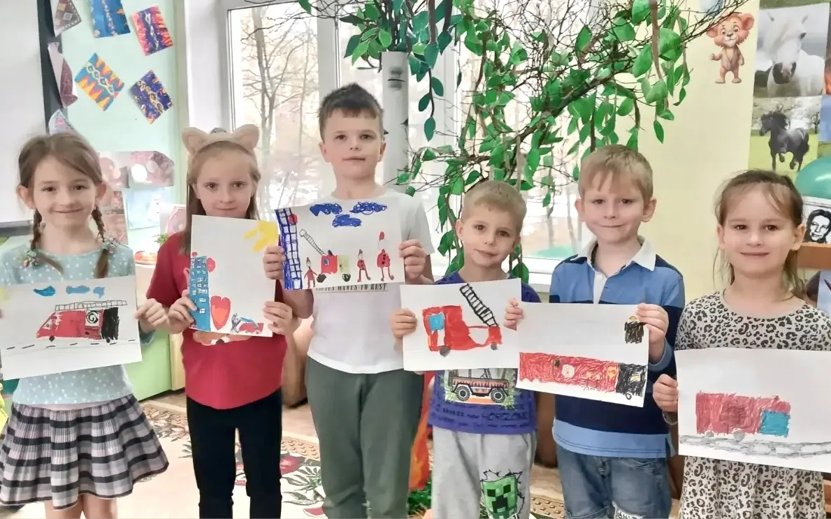 УЧИМСЯ, ИГРАЯ 🗓️ 30 апреля в России отмечался День пожарной охраны.  🧯В дошкольных отделениях прошли