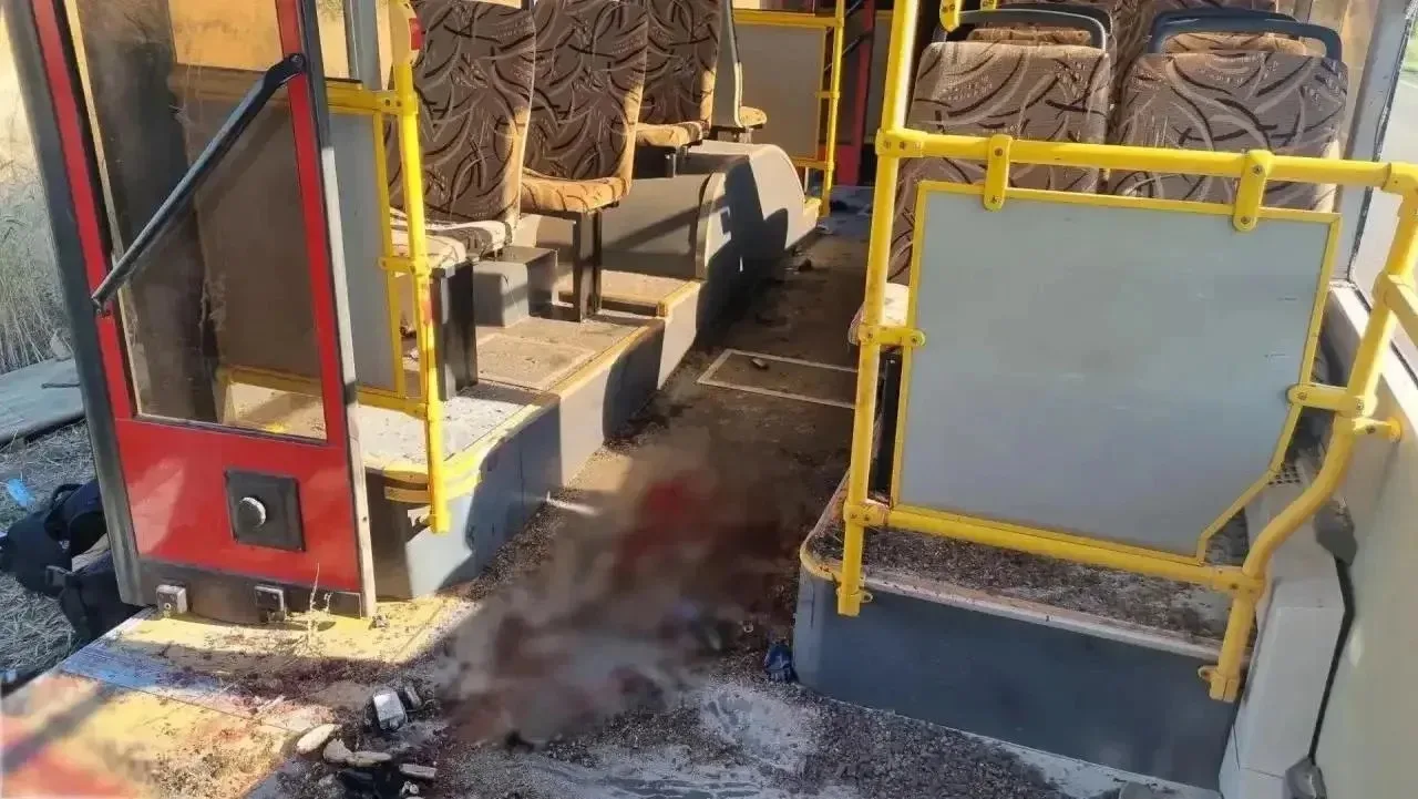 ❗️Украина атаковала автобус с 55 пассажирами в Запорожской области. Один человек погиб,...