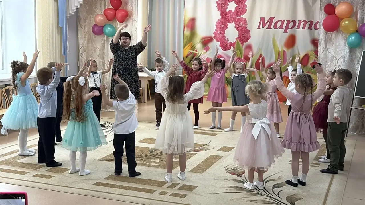 В ДО "Светлячок" в  старшей логопедической группе «Незабудка» прошел утренник, посвященный Междунаро