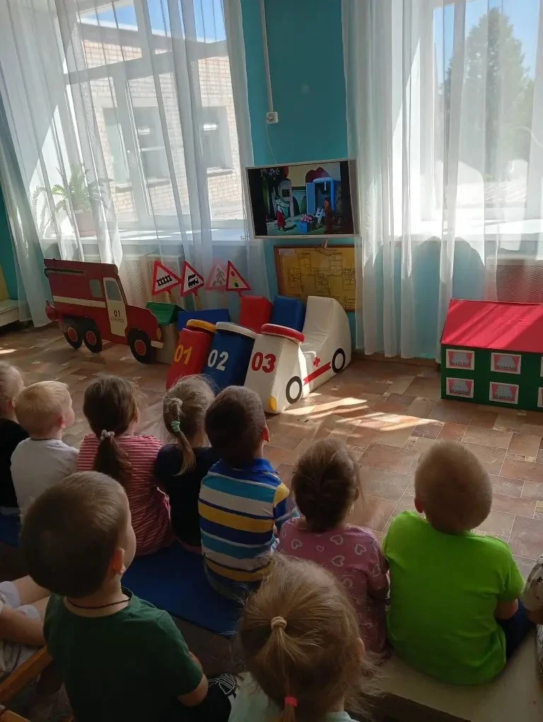 Сегодня в детском саду отмечают день рождение 🥳киностудии "Союзмультфильм".  👫Дети II младшей груп