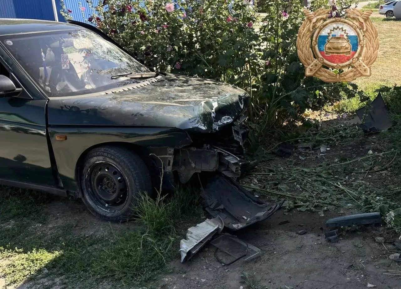 В Балаково на Набережной Леонова вчера вечером произошло ДТП: 20-летний водитель «Приор...