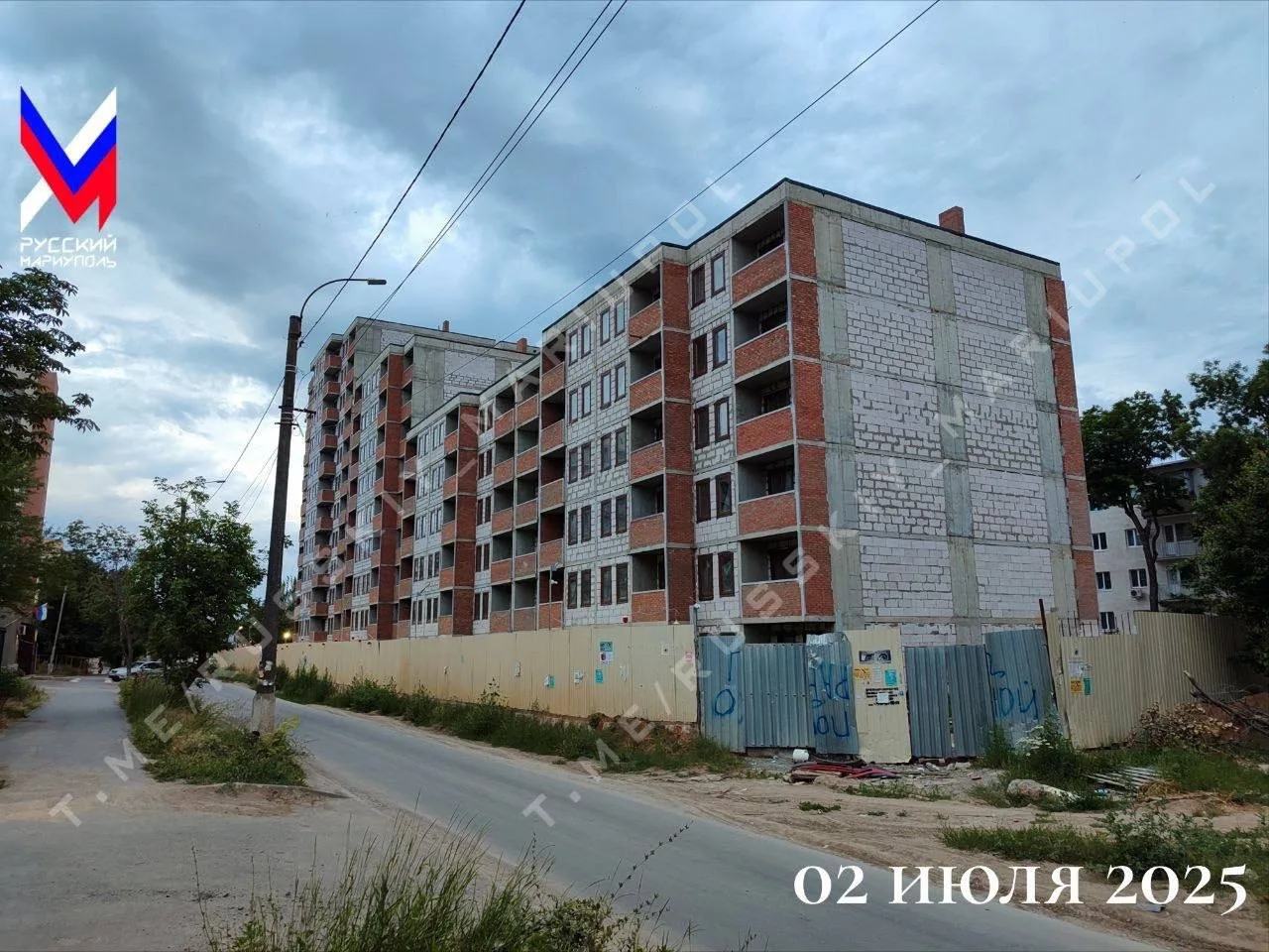Год разницы… даже и того меньше, дом на Ленина!

Почти готов!