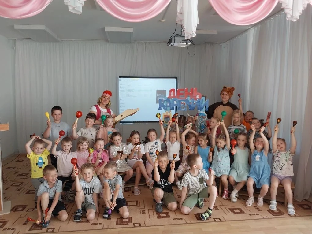 🎶 Музыкальное путешествие по Карелии 🌲✨

8 июня в нашем детском саду прошло яркое тематическое муз