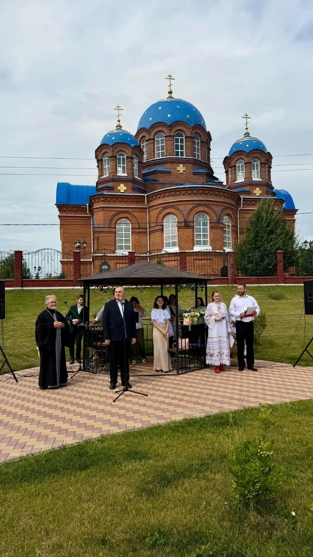 ☀️В Медвенском районе прошло праздничное мероприятие, посвященное Дню семьи, любви и верности.
💕Тер