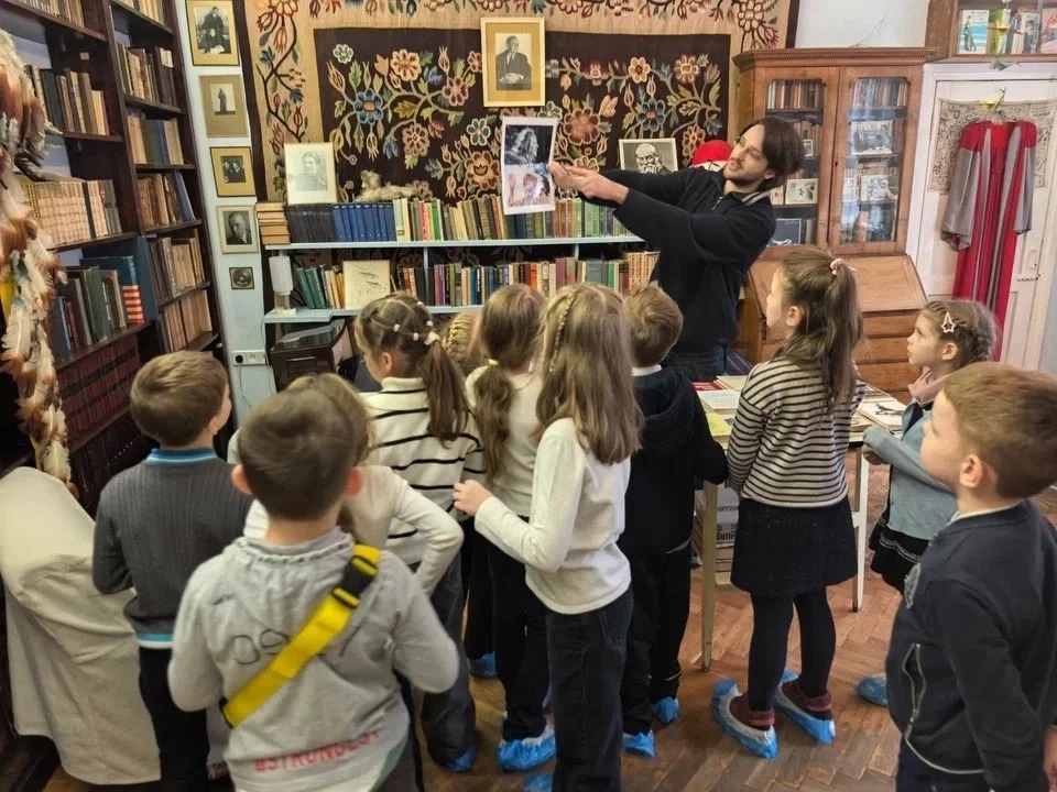 🌳В гостях у дедушки Корнея  📍 Новаторов, 20к3  🙋‍♀ Неделя детской книги подошла к концу, но первокла