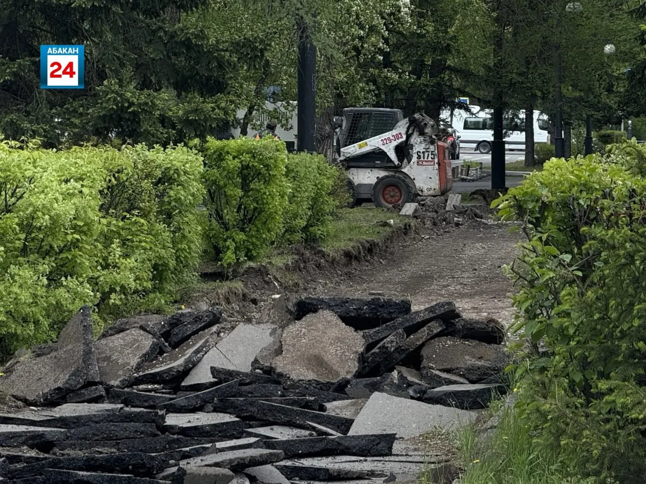 🛠Почти 2 тысячи квадратов новой тротуарной плитки уложат на проспекте Ленина в Абакане, ремонтные ра