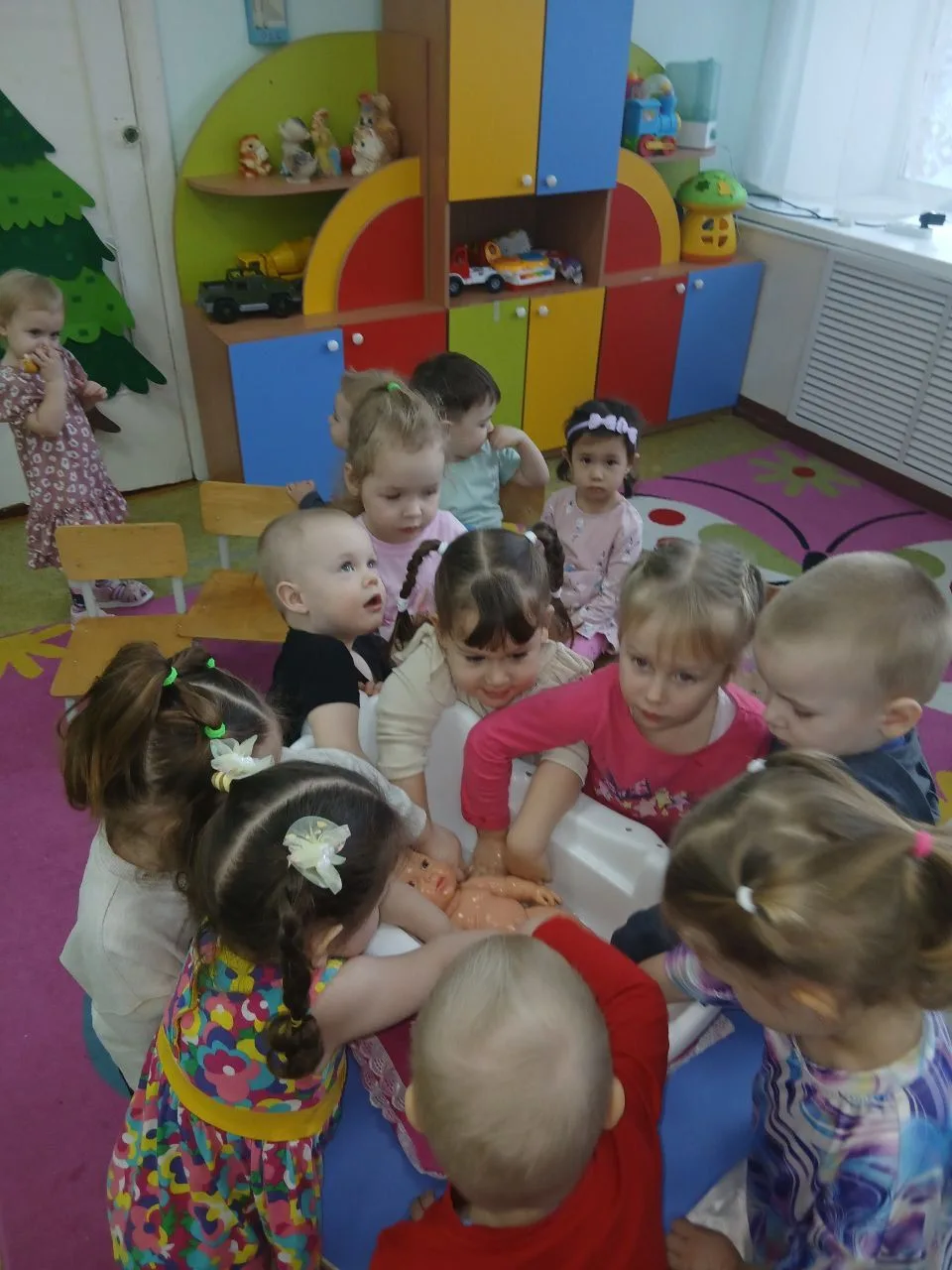 Изучаем предметный мир через игру с куклой