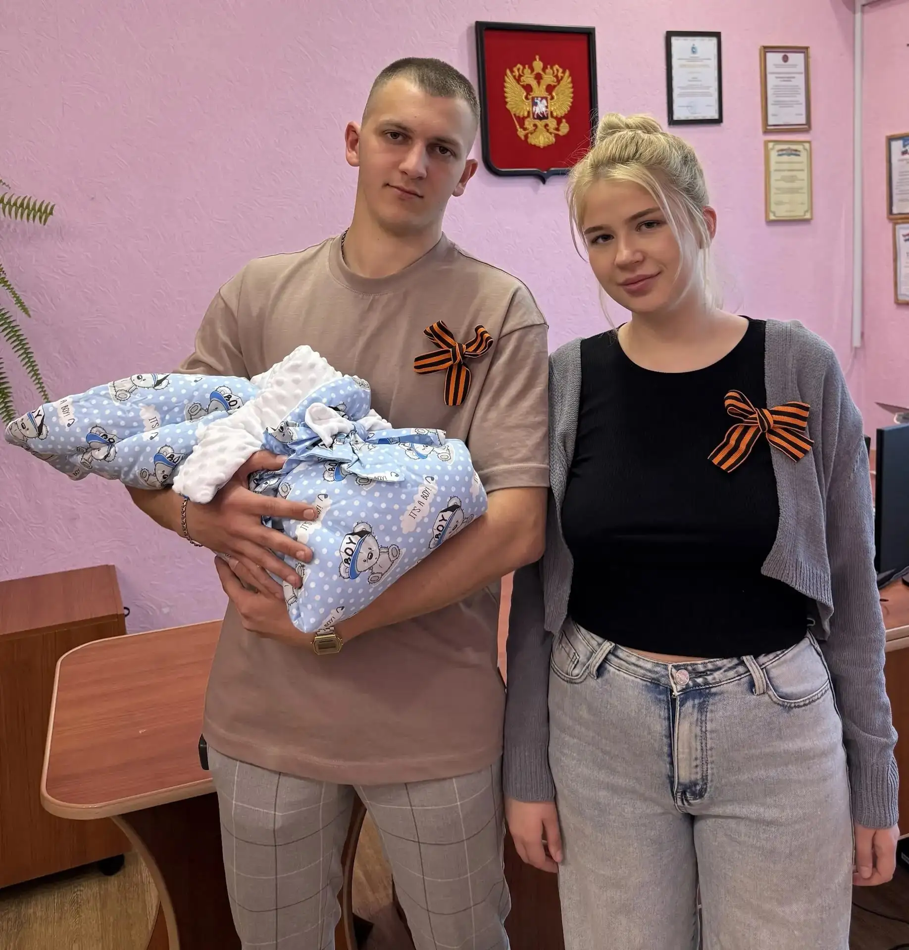 В Отделе ЗАГС г.о.Жигулёвск прошла патриотическая акция «Георгиевская лента Победы - молодым», приур