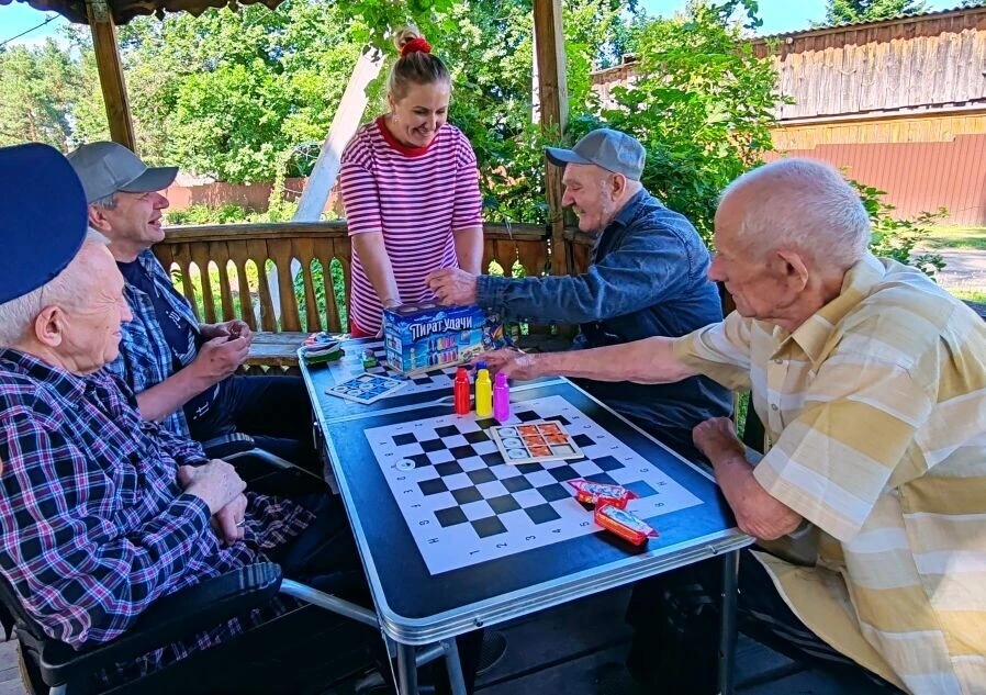 В нашем доме 🏠 были организованы настольные игры 🎲 на свежем воздухе под названием «Р...