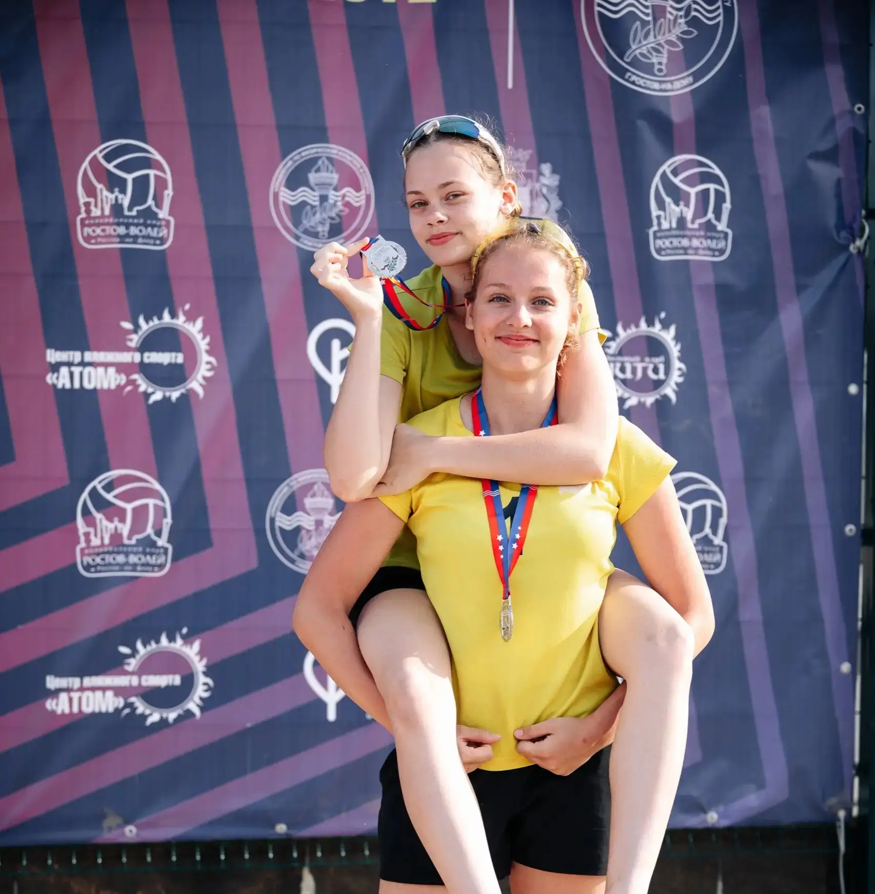 🏐⛱ Пока мы спасались от аномальной жары, спортсменки МБУ ДО СШ-5 вышли на корт 4-го ту...