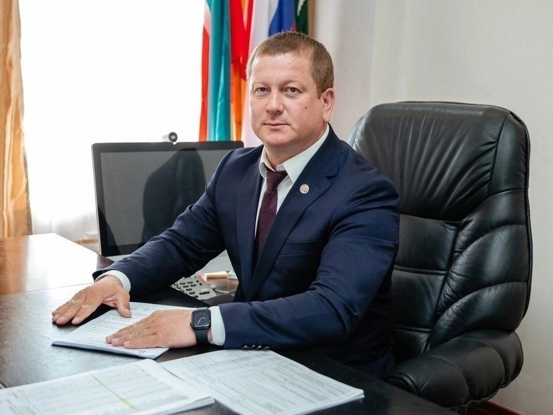Поздравление Главы Мамадышского района Вадима Ильича Никитина с Днём учителя!