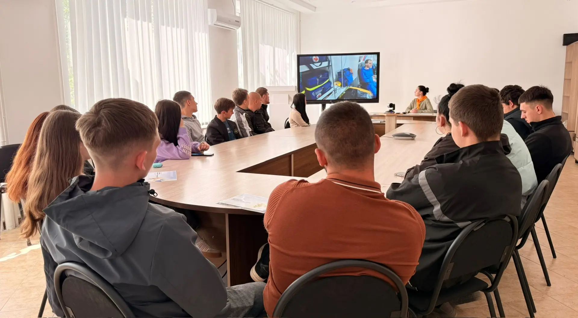 🌾 Традиционно учебная неделя в Скадовском аграрном колледже началась с Разговоров о важном!   🗓Тема: