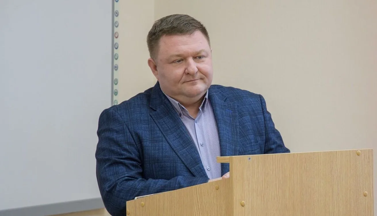 Владимир Путин наградил почетным званием гендиректора «Уржумского завода» Игоря Страбыкина.

— За за