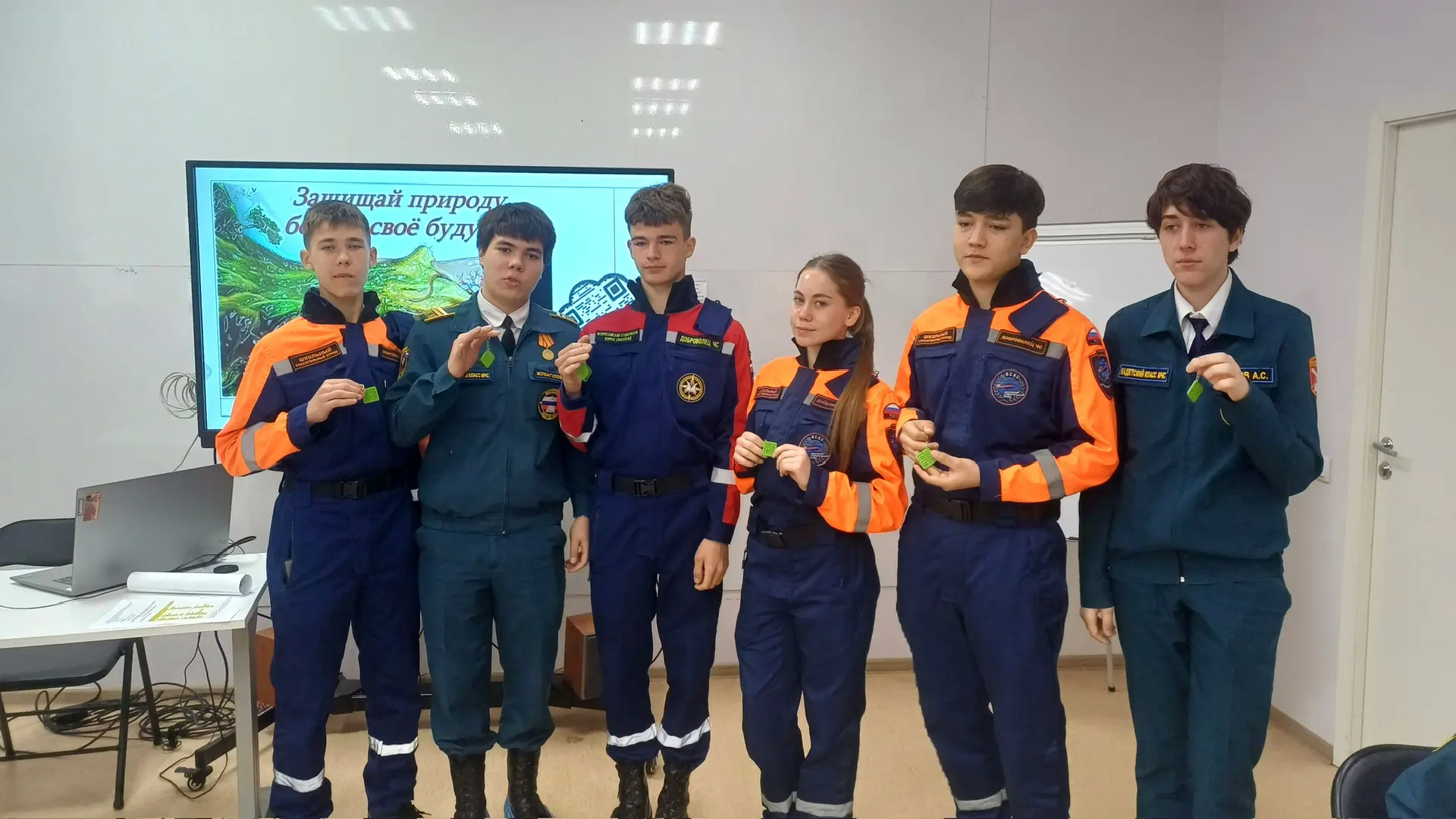 🌍 Знать, чтобы беречь: Экоквиз ко Дню Земли в Волгограде 🌍  Сегодня в Региональном волонтерском цент