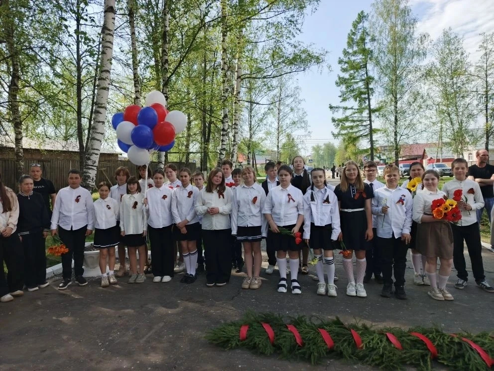 8 мая, накануне Дня Победы, в нашей школе для учащихся 5-11 классов прошла торжественна...