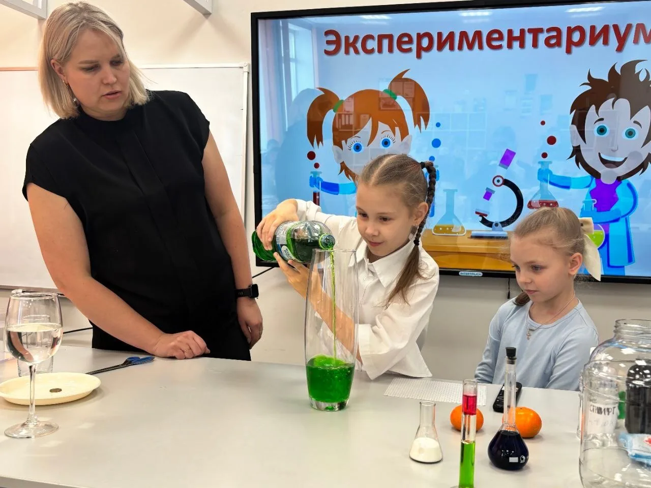 🧪 Увлекательное путешествие в мир науки для учеников 2А класса!!!   Сегодня учащиеся 2А класса стали