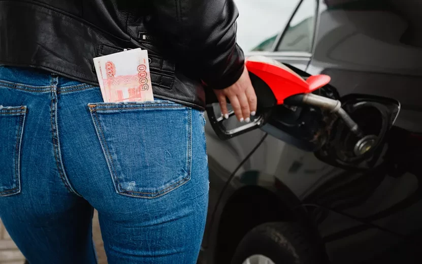 📍«Татнефть» ввела ограничения на продажу бензина в Удмуртии: в один чек не больше 20 л...