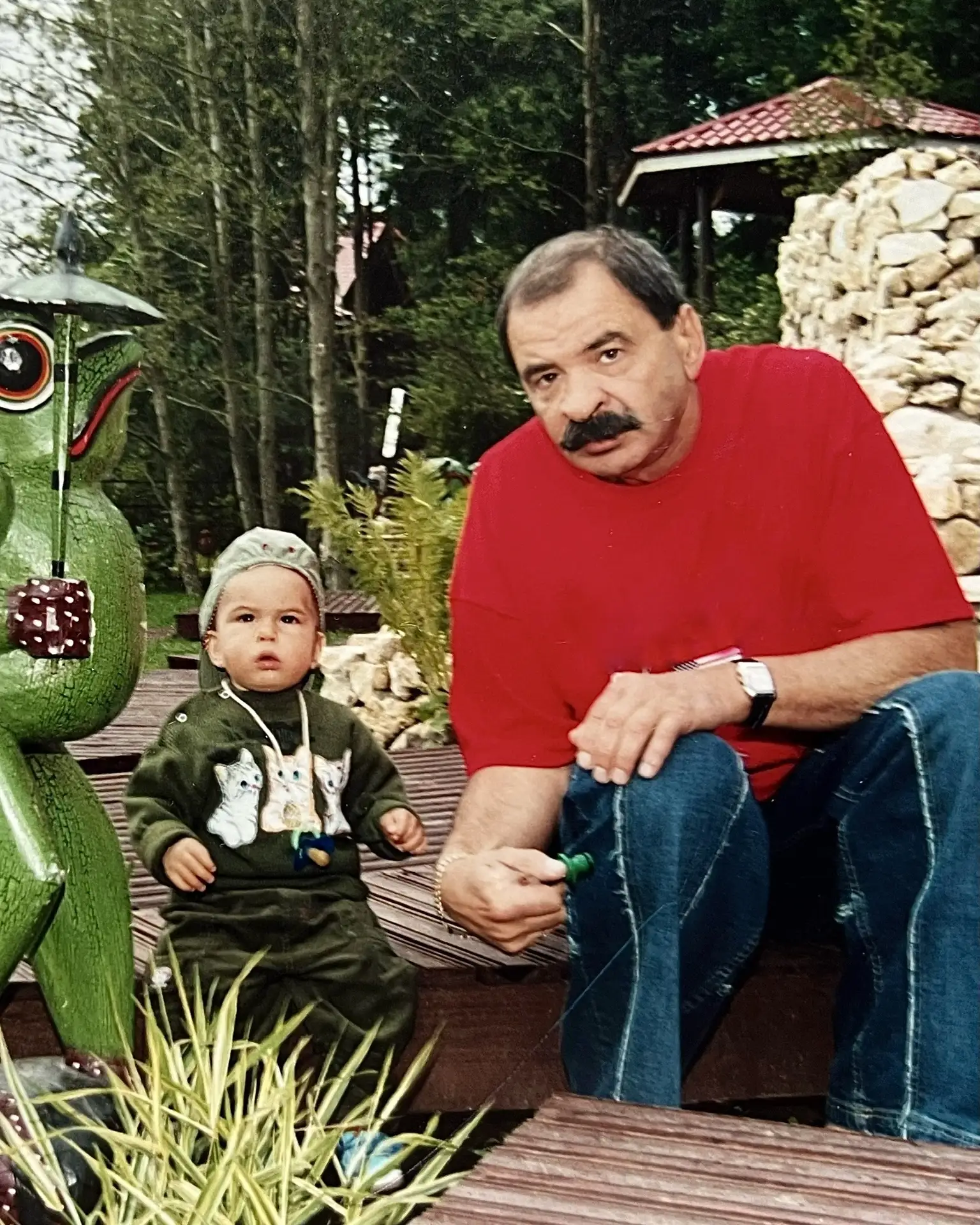С Днём Рождения, Папочка. Любимый дедушка, муж, друг и обожаемый всеми артист!
Ты все видишь. Ты все