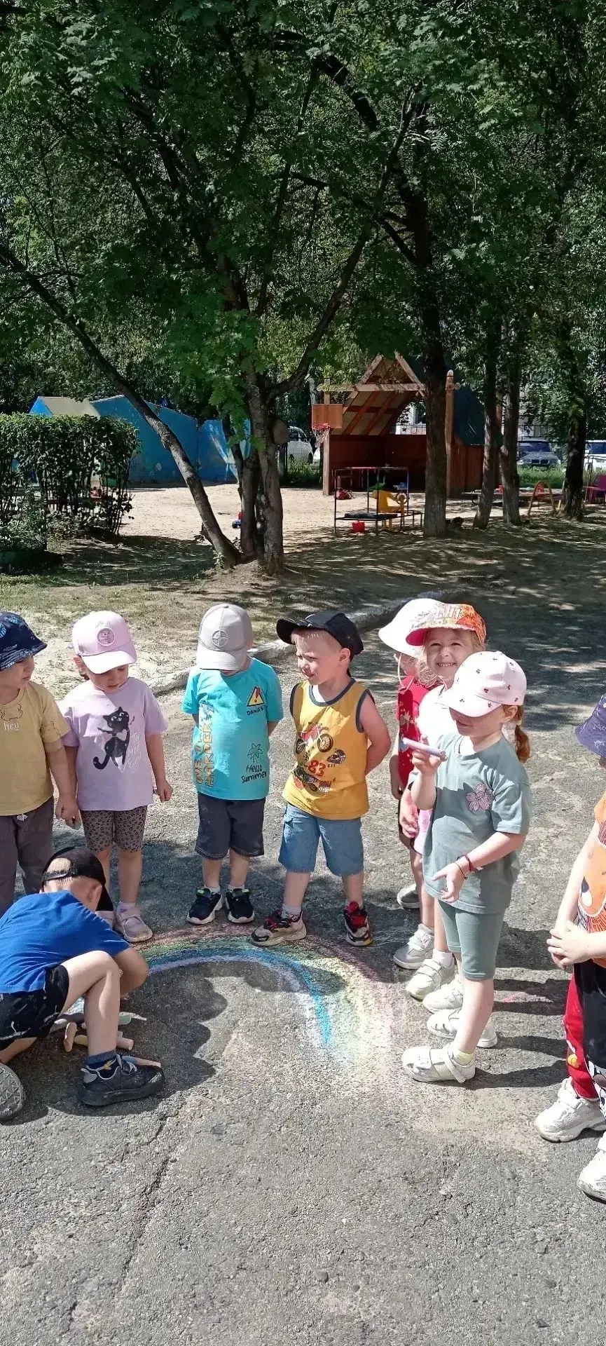 🌈 ДЕНЬ РАДУГИ 🌈 

Лето- это  яркое  и красивое время года.  Летом как никогда, можно увидеть много